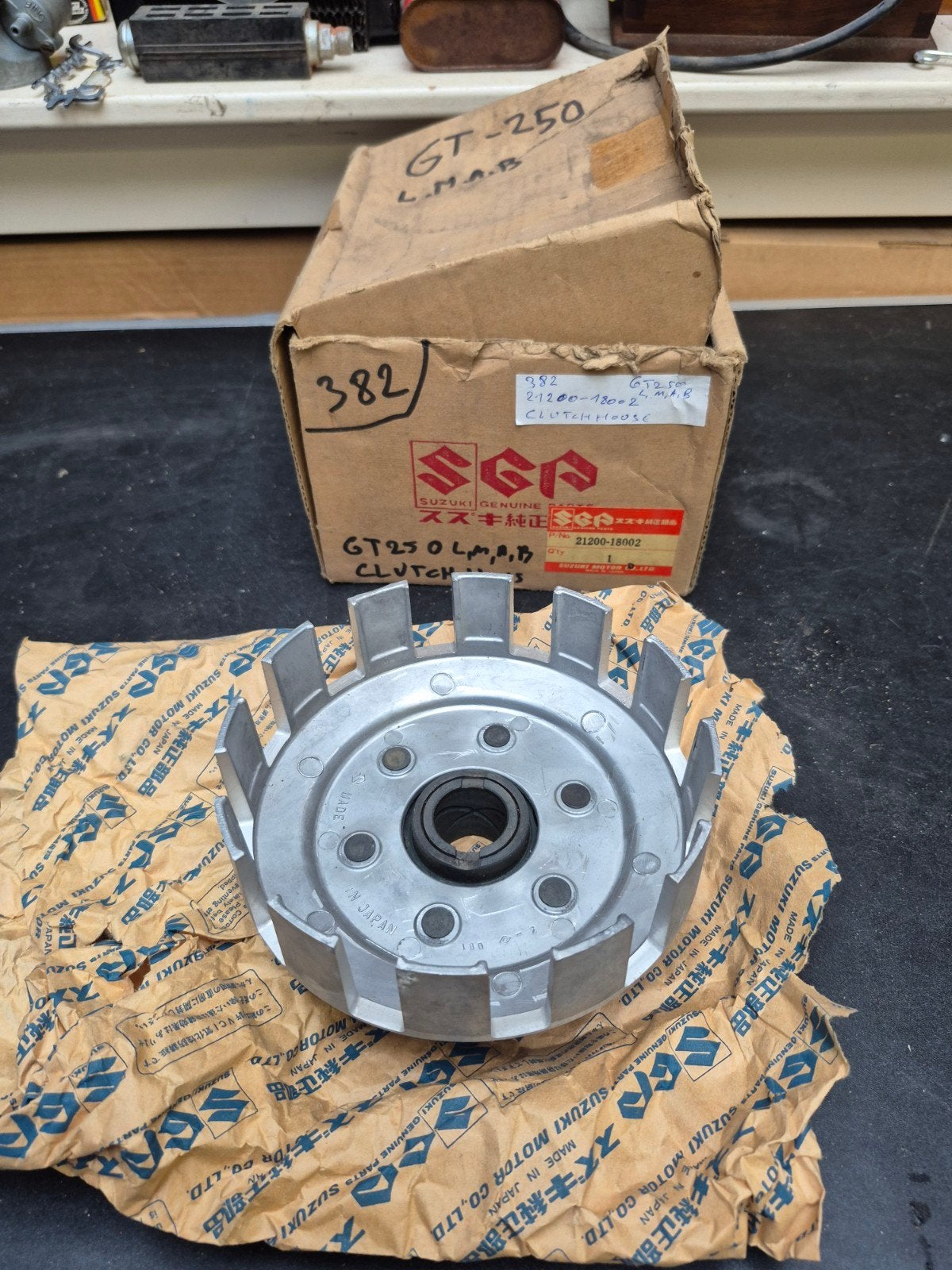 suzuki gt250 koppelingshuis clutch New old stock nos, Ophalen of Verzenden