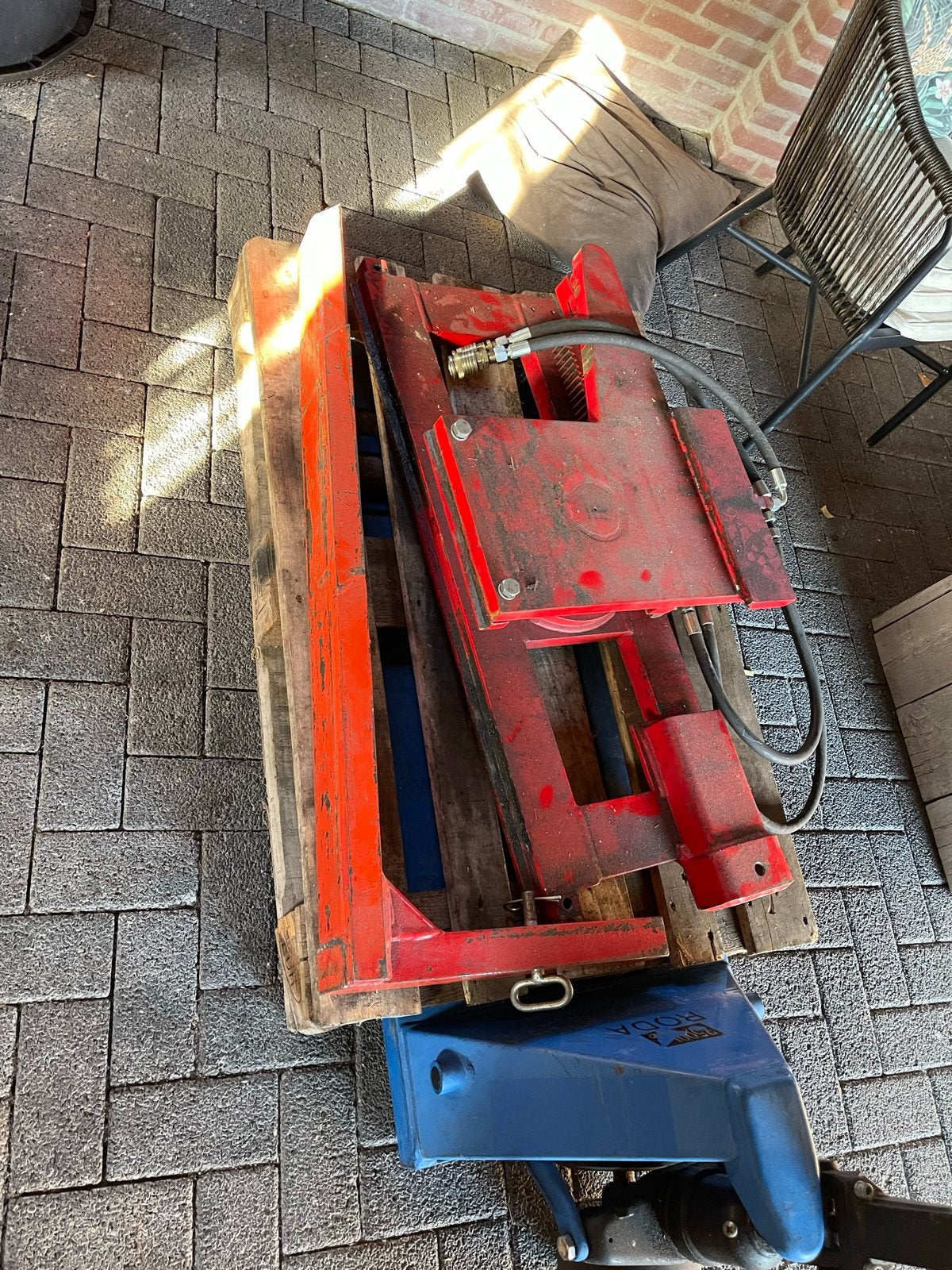 Draai kantel systeem voor heftruck of shovel, Zakelijke goederen, Meer dan 4000 kg, Ophalen, Hydraulisch, Voorzetapparatuur