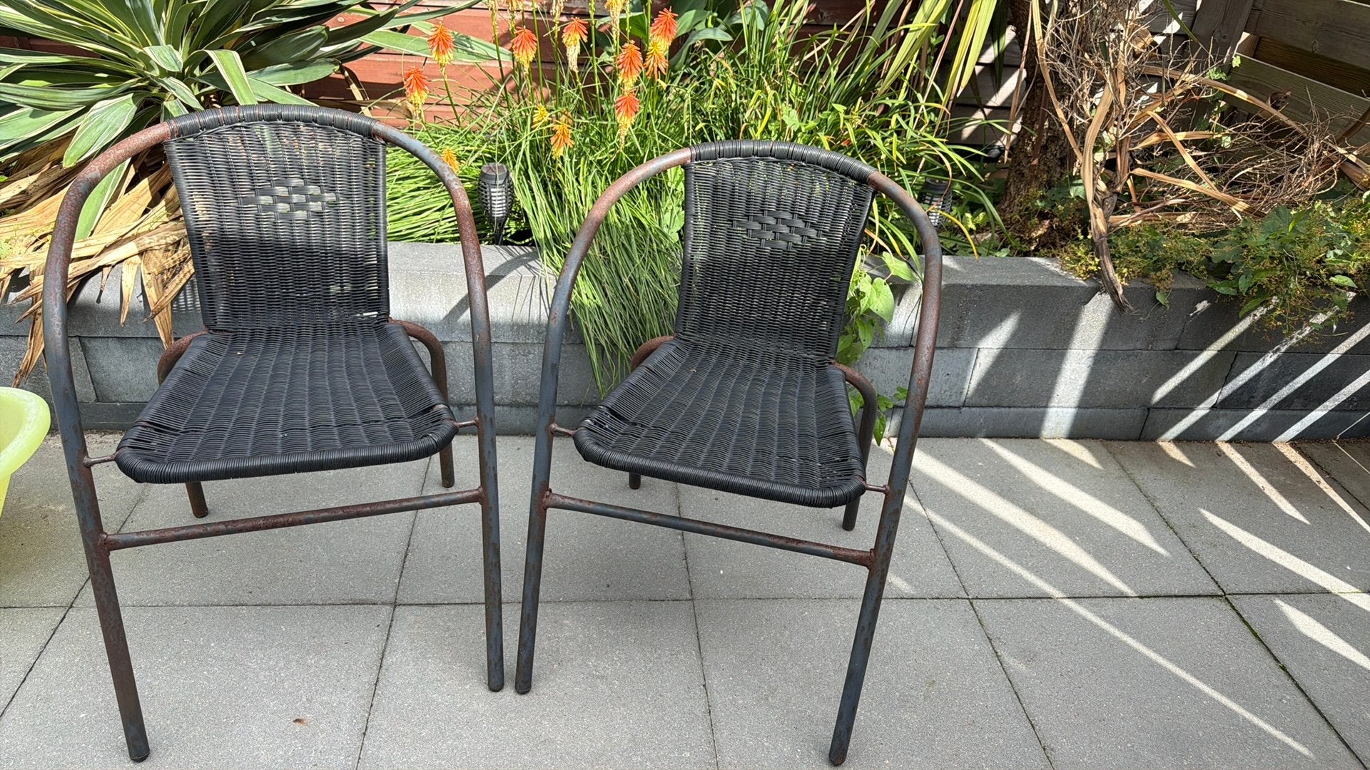 2 tuin en/of balkon stoelen, Tuin en Terras, Tuinstoelen, Ophalen, Gebruikt, Kunststof