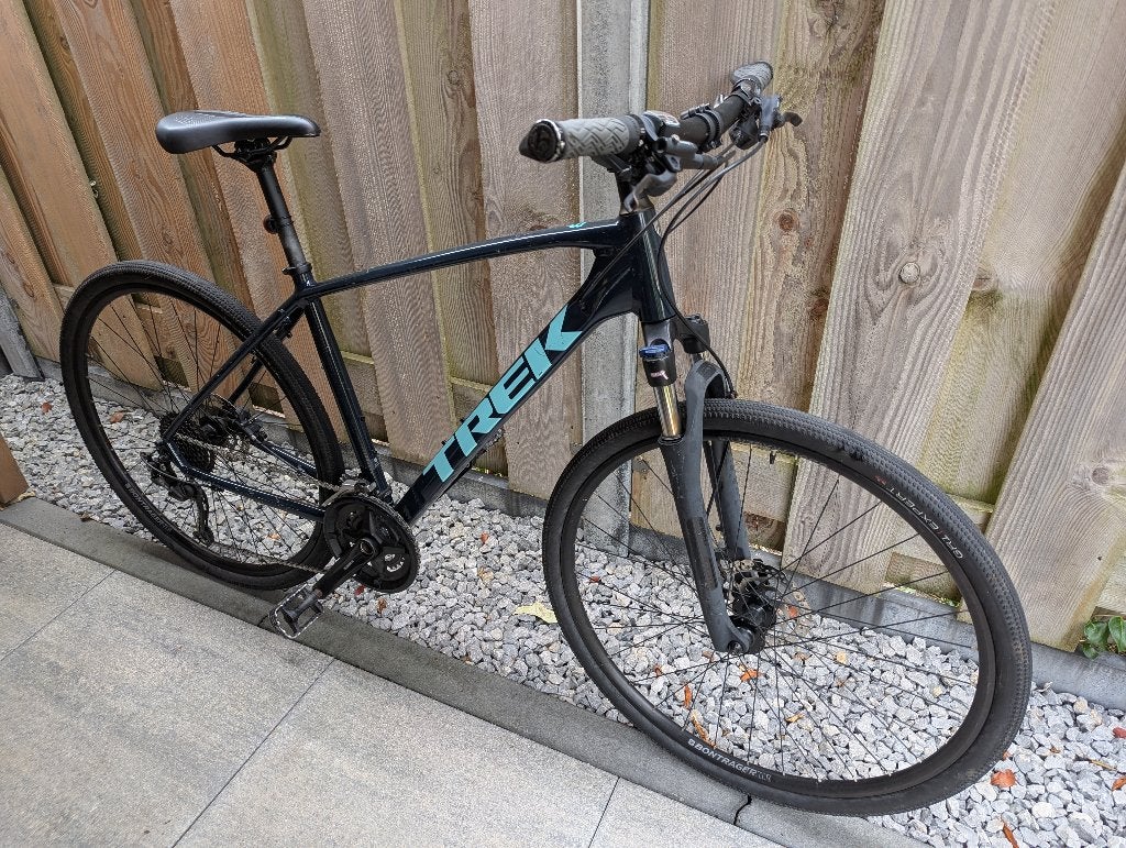 Trek Dual Sport 3 - Gen 4 2021 - hybride, 28 inch, Gebruikt, Vering, 15 tot 20 versnellingen