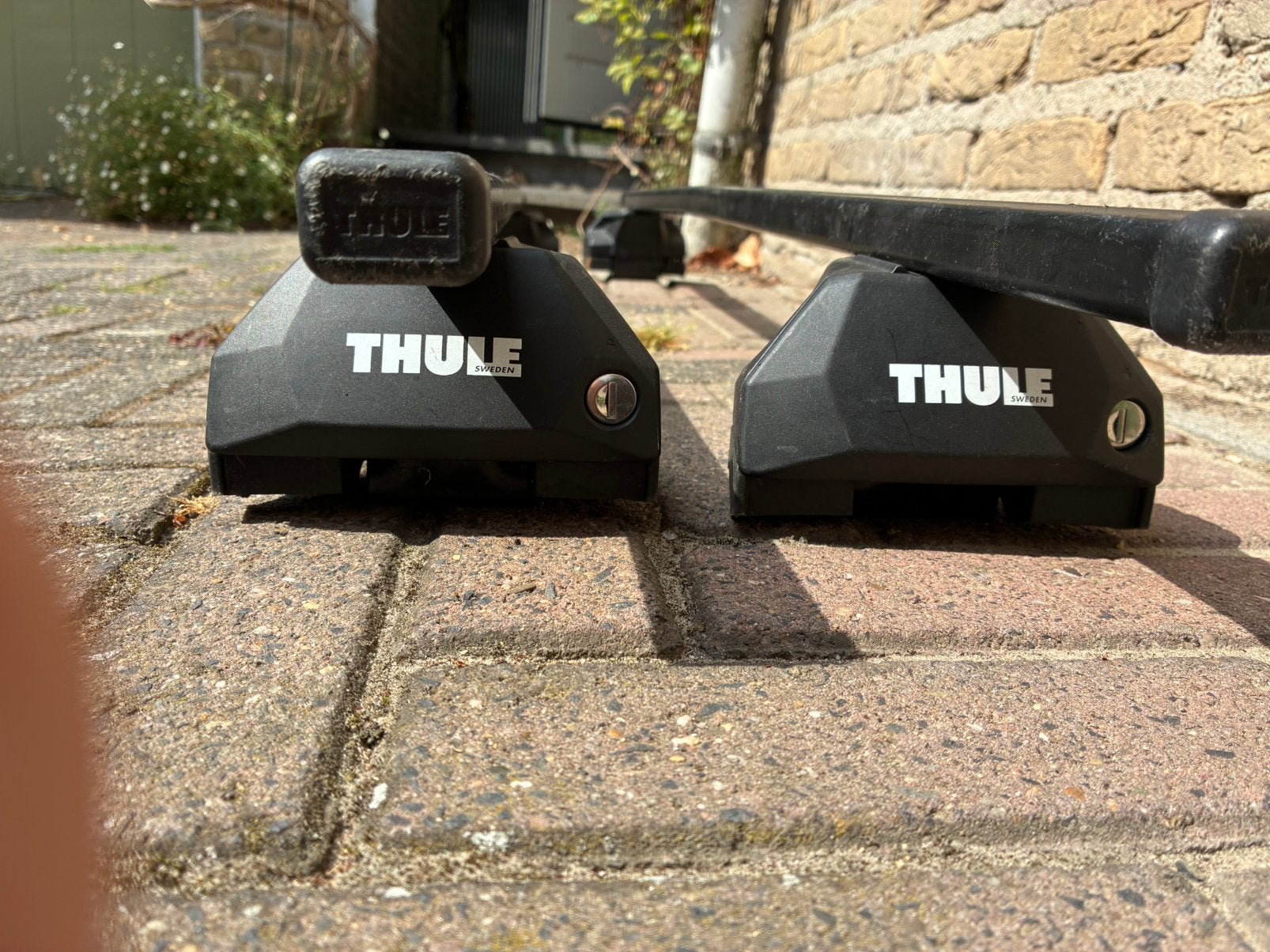 Thule evo squarebar dakdragers VW Passat 2023 gesloten rail, Auto diversen, Dakdragers, Ophalen, Gebruikt