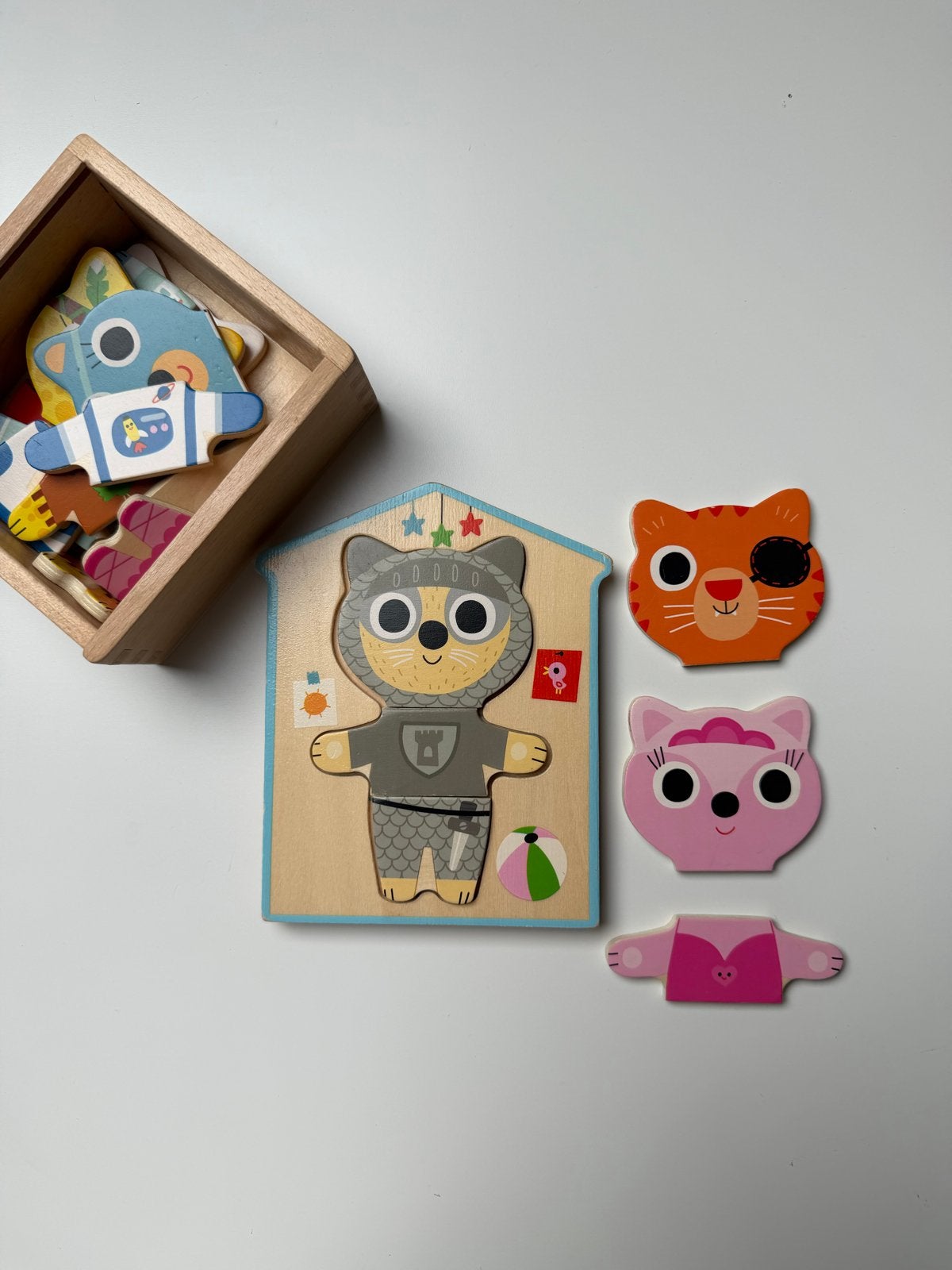 Djeco Houten aankleedpuzzel katten, Kinderen en Baby's, Speelgoed | Houten speelgoed, Ophalen of Verzenden, Zo goed als nieuw