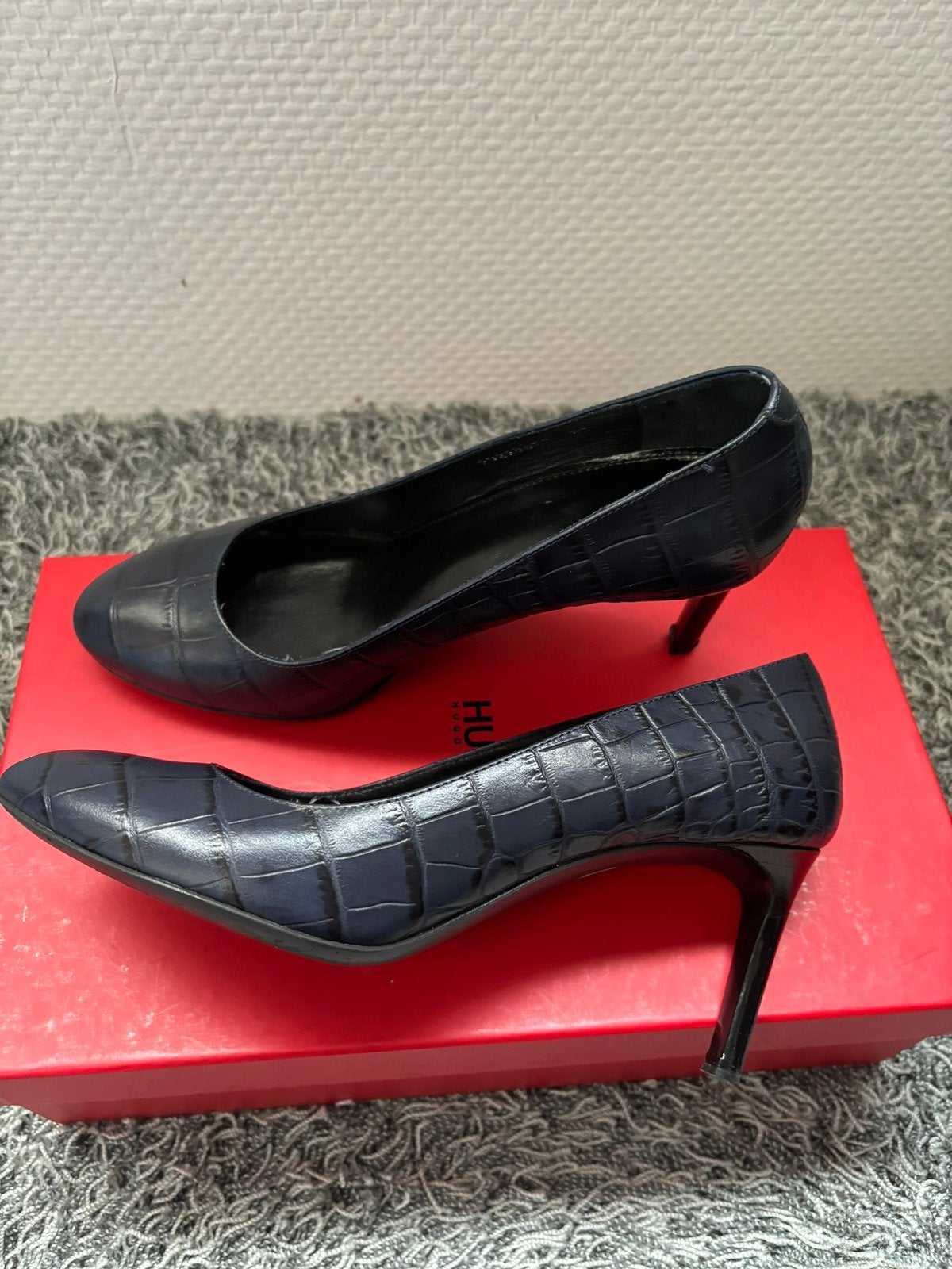 Hugo boss blauwe pumps maat 37.5, Pumps, Blauw, Ophalen of Verzenden, Zo goed als nieuw