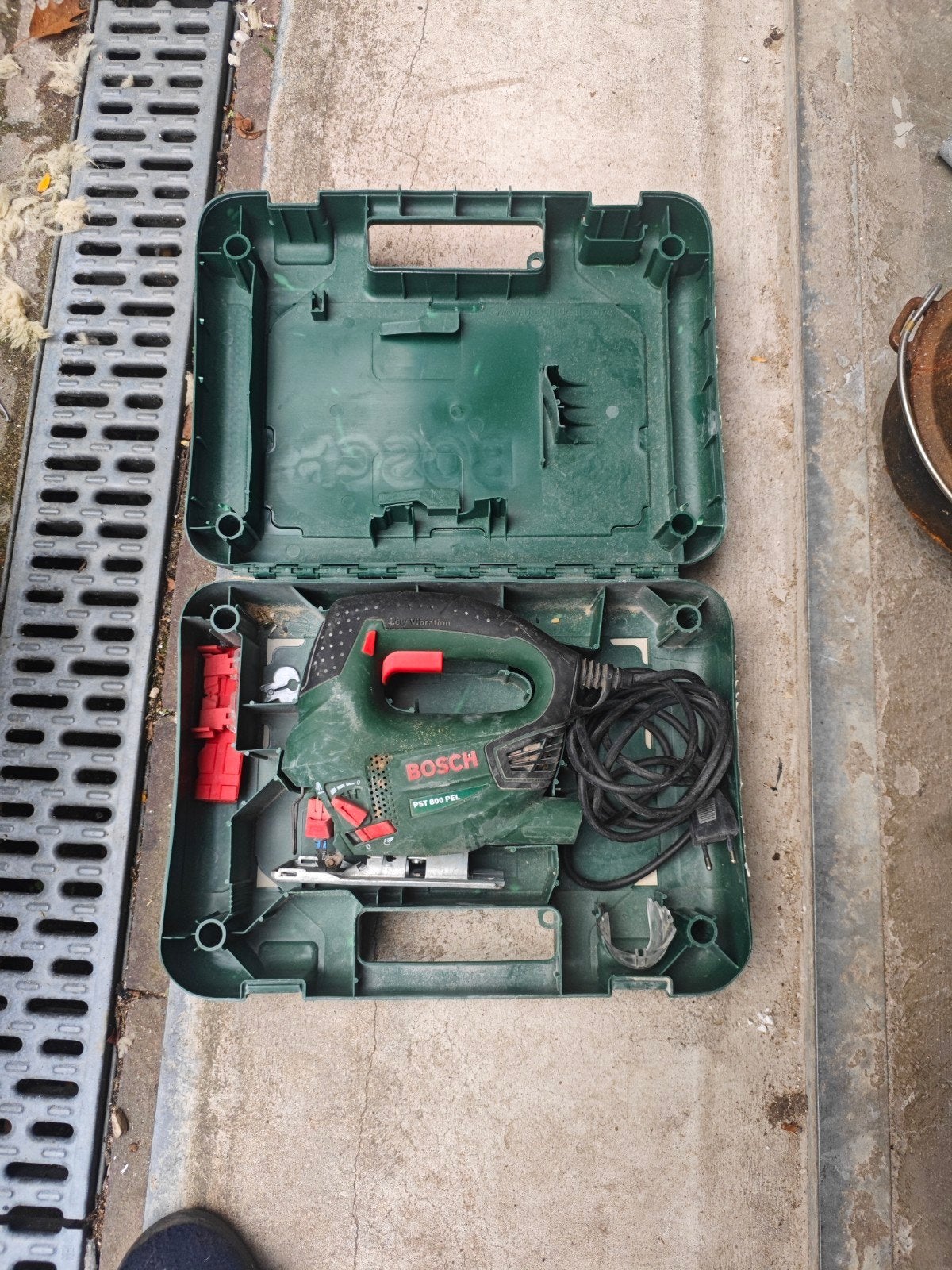 Goed werkende Bosch decoupeerzaag PST 800 PEL in koffer, Robert Bosch Power Tools GmbH, Max-Lang-Straße 40-46, 70771 Leinfelden-Echterdingen, Germany