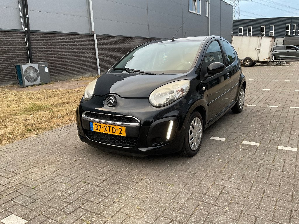 zeer zuinige Citroën C1 met Airconditioning, Voorwielaandrijving, Euro 5, Stof, Zwart
