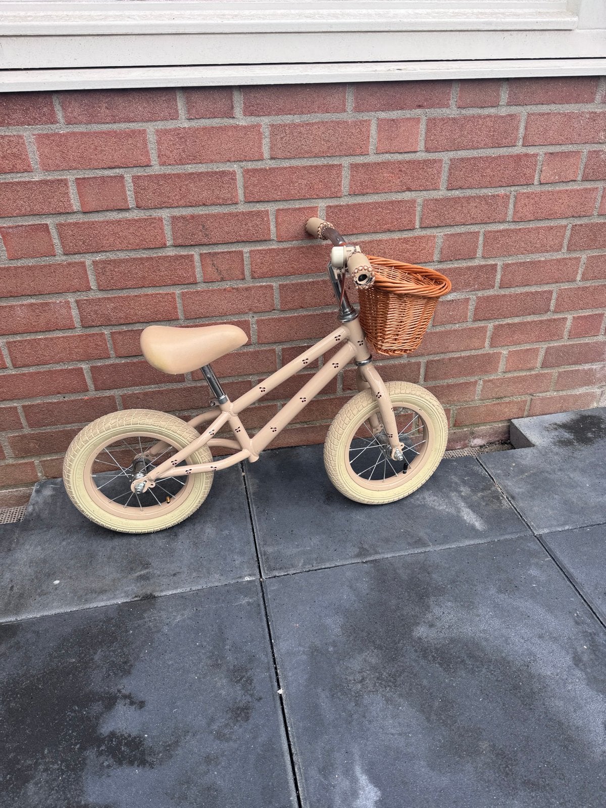 Konges Sløjd Loopfietsje Beige met Kersjes, Fietsen en Brommers, Fietsen | Kinderfietsjes, Ophalen, Zo goed als nieuw