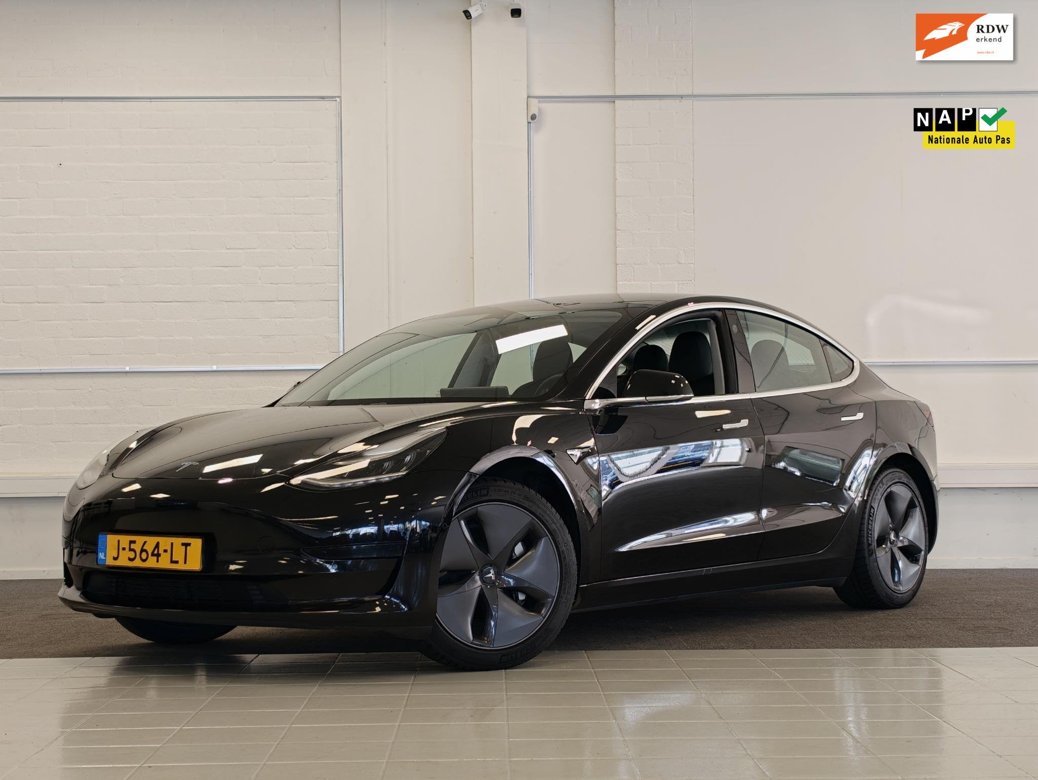 Tesla Model 3 Standard RWD Plus 60 kWh SOH 84% Mooi!, Automaat, 238 pk, Gebruikt, Zwart