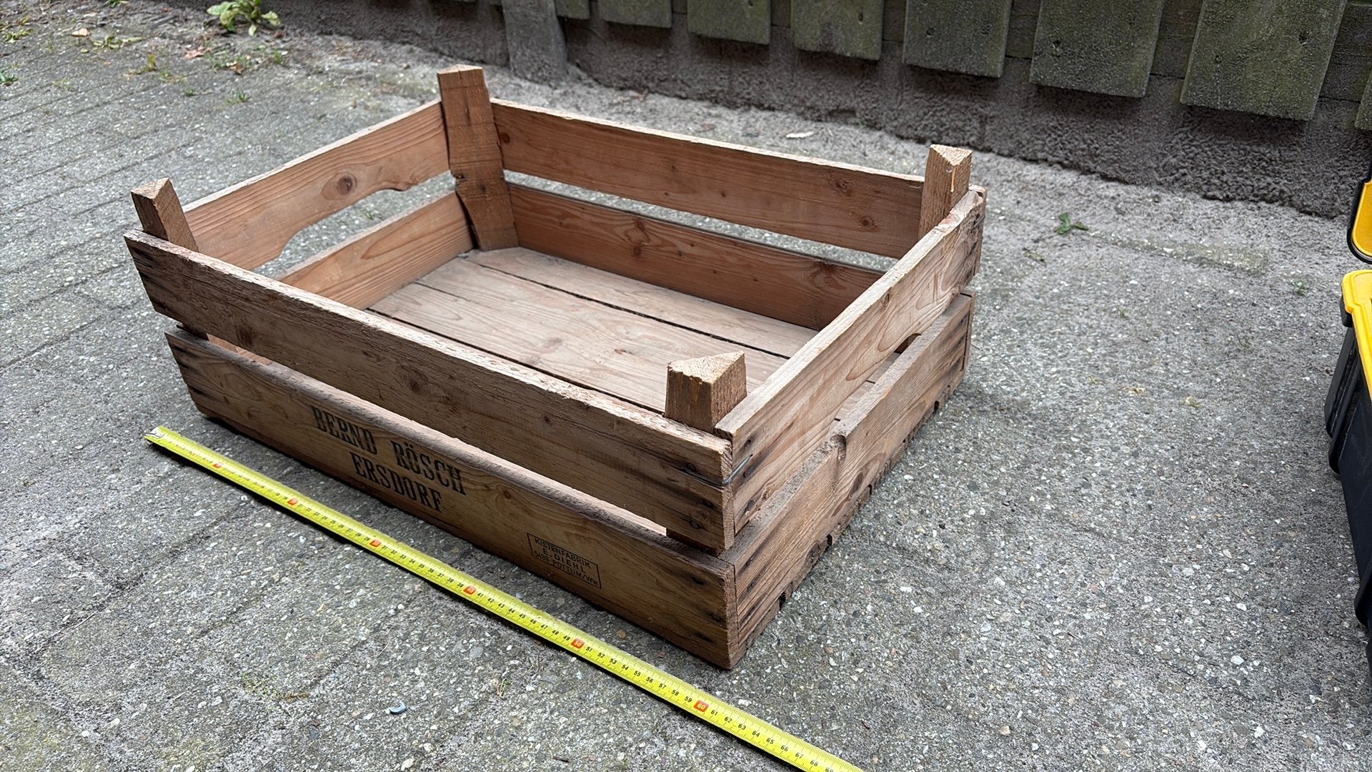 Vintage Houten Krat - Bernd Rösch Ersdorf, Ophalen, Gebruikt, 40 tot 60 cm, 50 tot 75 cm