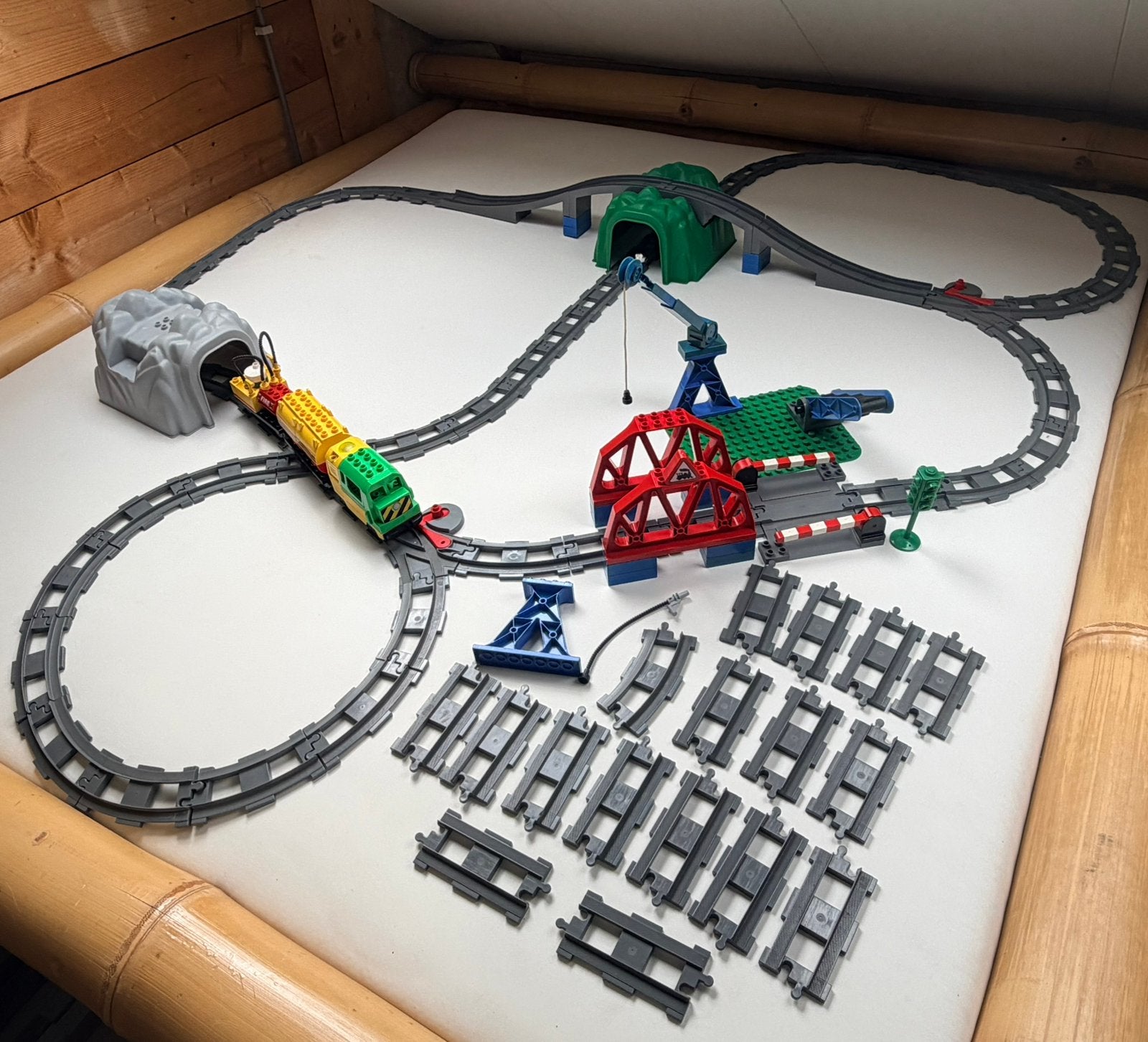 Duplo treinbaan met werkende locomotief en vele extra’s, Ophalen of Verzenden, Zo goed als nieuw, Duplo
