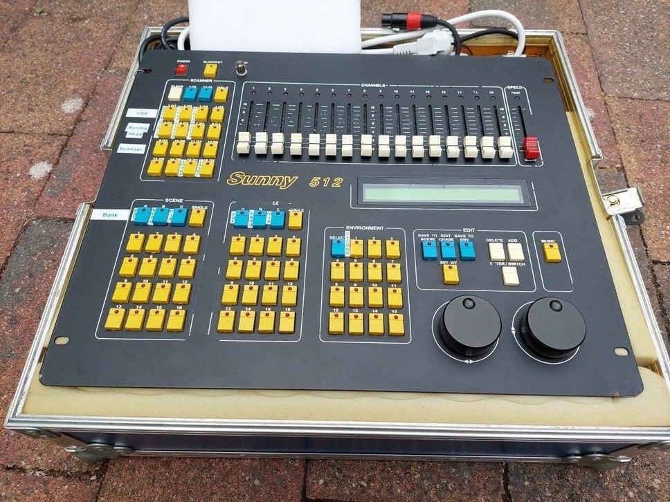 Sunny 512 DMX Lichttafel met Flightcase, Ophalen of Verzenden, Gebruikt, Licht, Geluidgestuurd