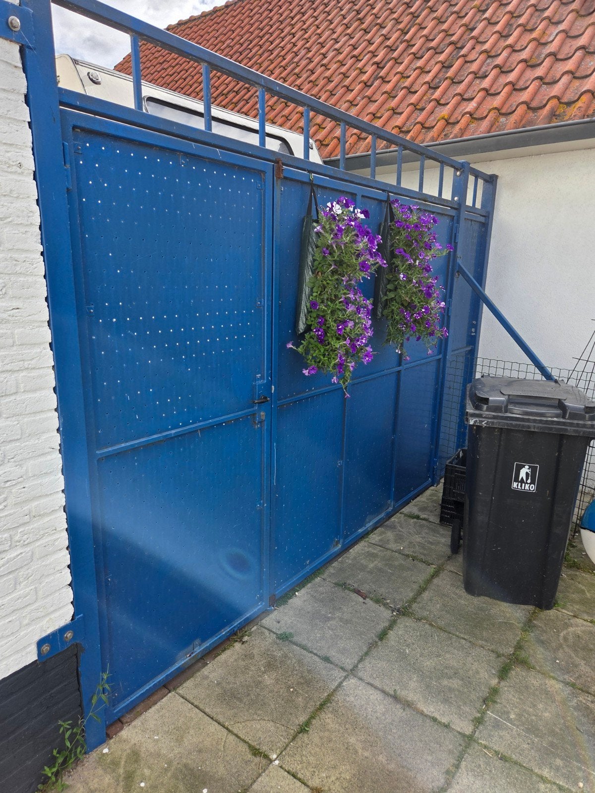 Blauw metalen hekwerk met poort, Tuin en Terras, Tuinhekken en Hekwerk, Ophalen, Met poort, Gebruikt, Sierhekwerk