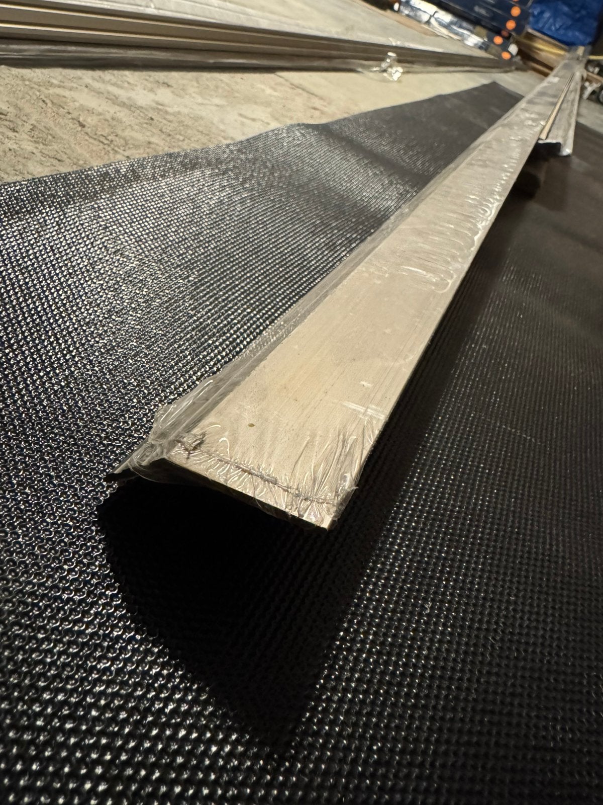 Nieuw Hoekprofiel zelfklevend -3 mtr- 52 mm / 22mm, Ophalen, Nieuw, Overige materialen, Overige typen