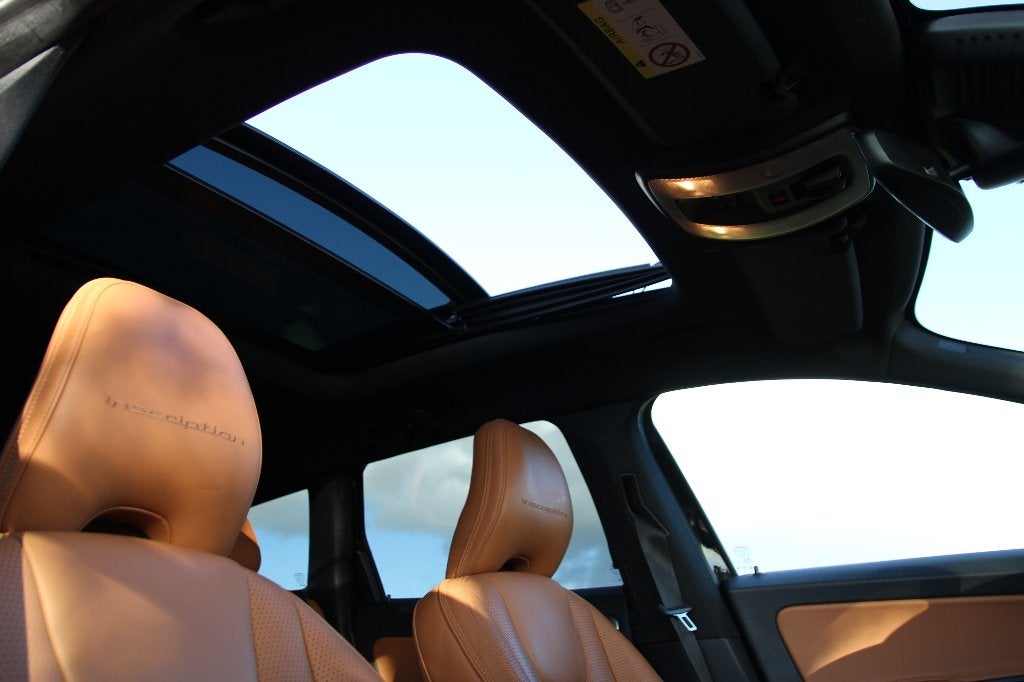 Volvo XC60 2.4 D5 AWD AUT,Pano,Leder,Bliss,H&K,Alle Opties, Auto's, Automaat, Euro 6, 197 €/maand, 2000 kg