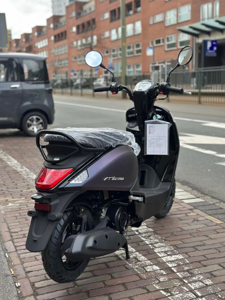 Sym Mio 50I Scooter E5+ 45KM 2026 ( Sym ), Fietsen en Brommers, Scooters | SYM, Mio, Nieuw, Ophalen of Verzenden, Benzine