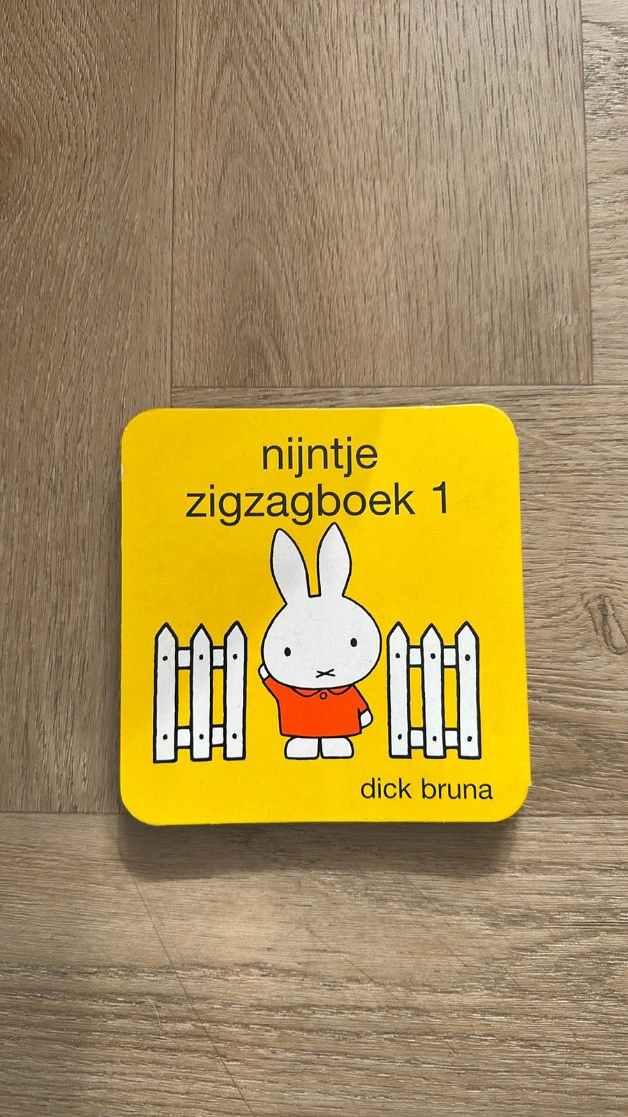 Nijntje zigzagboek 1 - Dick Bruna, Ophalen of Verzenden, Gelezen, Uitklap-, Voel- of Ontdekboek, 1 tot 2 jaar