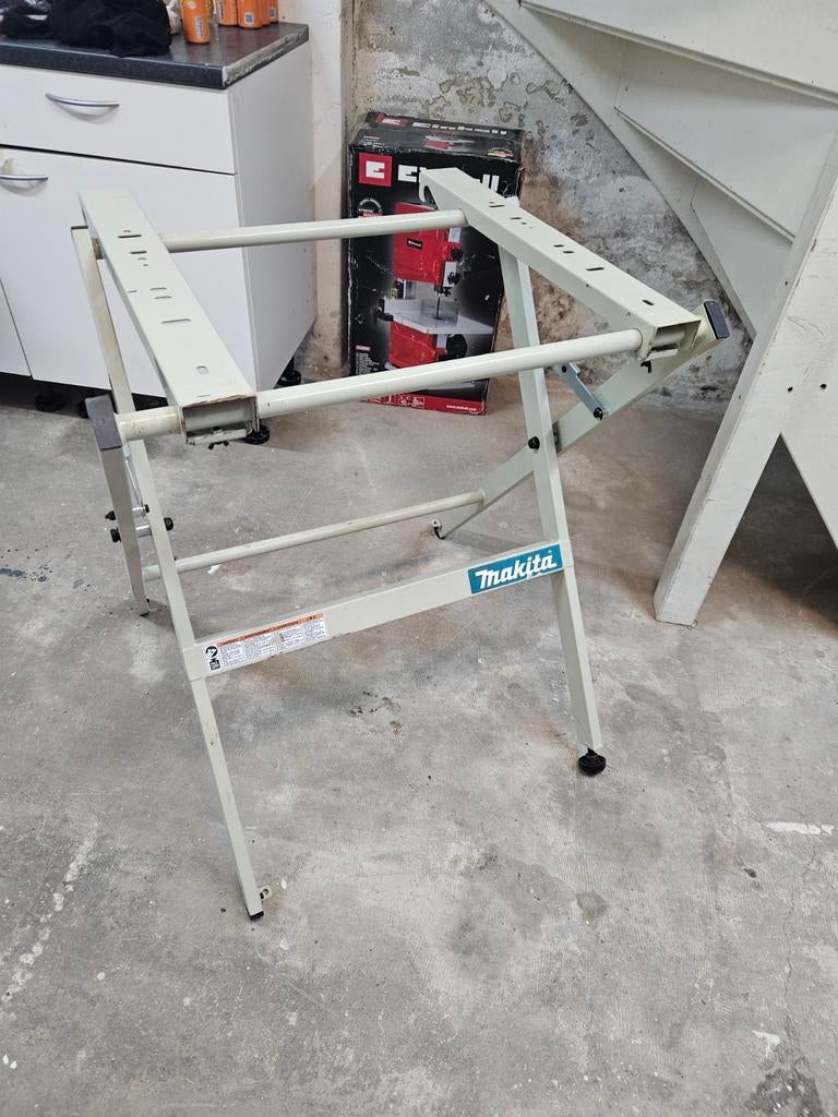 Makita onderstel voor afkortzaag - Stevig en inklapbaar, Doe-het-zelf en Verbouw, Ophalen, Gebruikt, 70 tot 120 cm, Inklapbaar