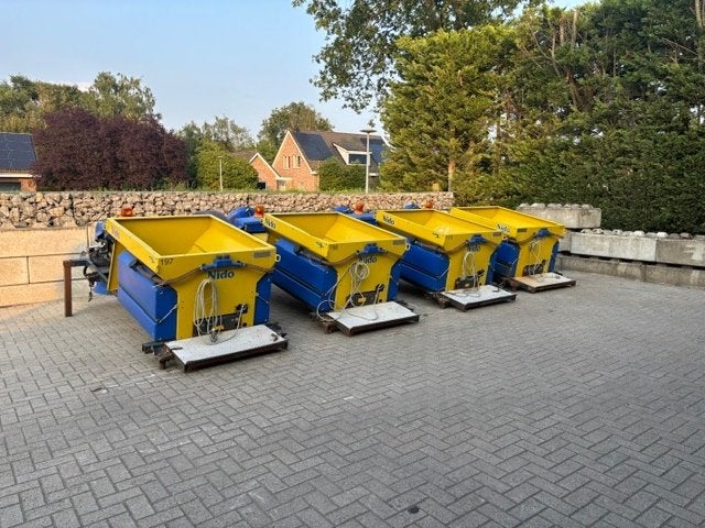 NIDO opzet zoutstrooiers type Stratos BO8L-24 in prima staat, Ophalen, Gebruikt, Overige soorten