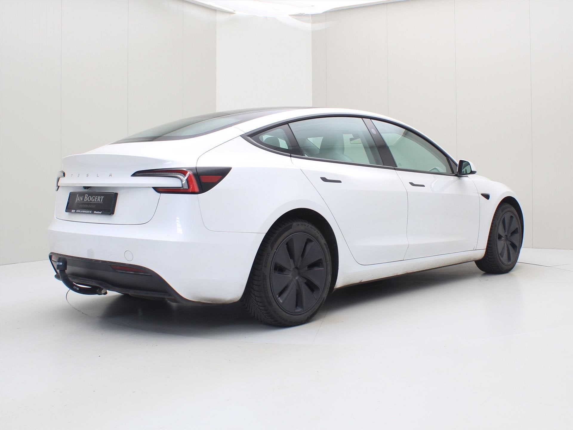 Tesla Model 3 Highland RWD 99% SoH [ LFP ACCU+HW4+WIT LEDER+, Automaat, Gebruikt, 1736 kg, Wit