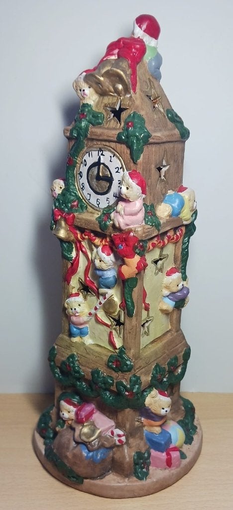 Kerstklokkentoren met kerstman, teddyberen en slingers, Ophalen of Verzenden, Zo goed als nieuw