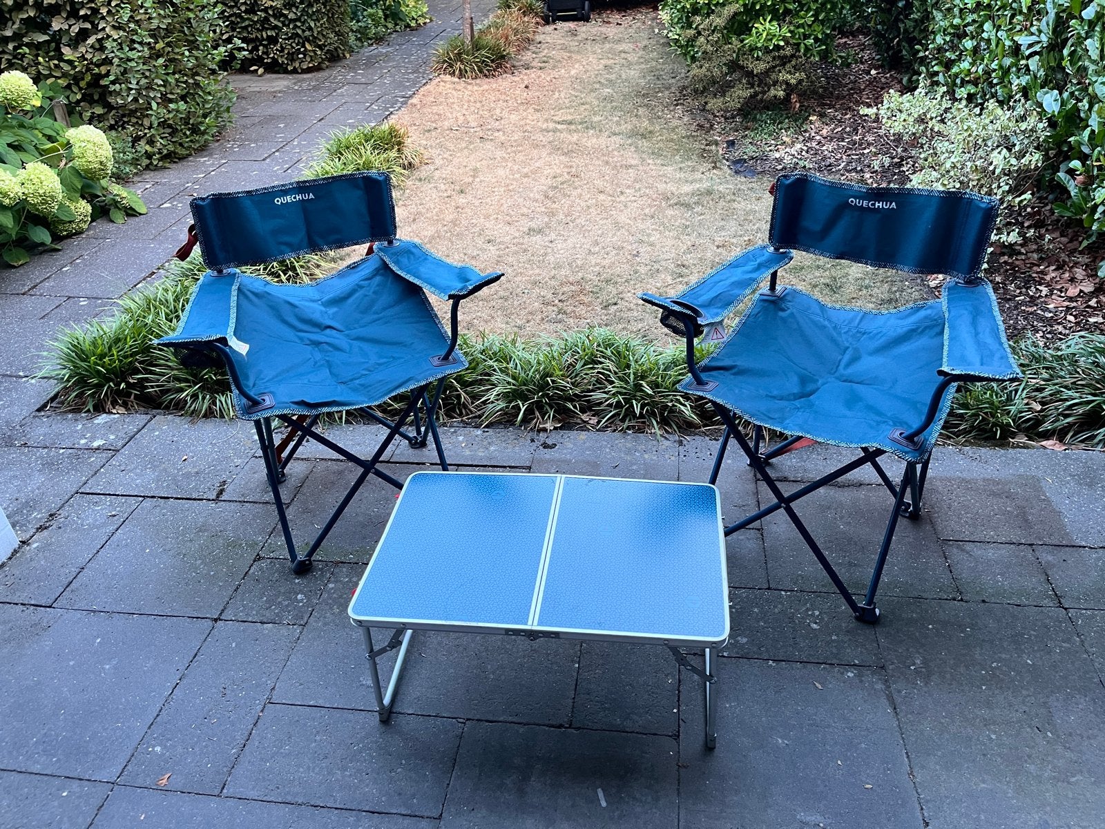 Quechua campingstoeltjes en inklapbaar tafeltje, Caravans en Kamperen, Kampeermeubelen, Ophalen, Zo goed als nieuw, Campingstoel