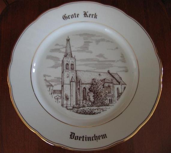 WANDBORD porselein grote kerk Doetinchem uit 1987, Verzenden