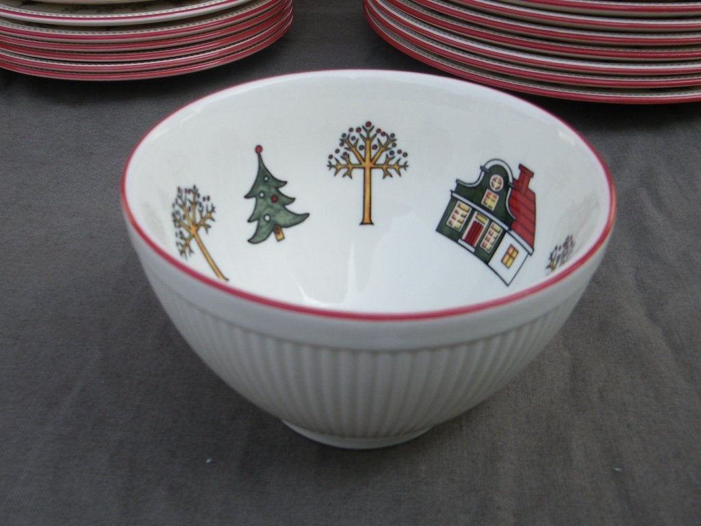 Wedgwood WINDSOR KERST  (Soep)kom op voet in puntgave staat, Ophalen of Verzenden, Zo goed als nieuw, Kom(men), Wedgwood