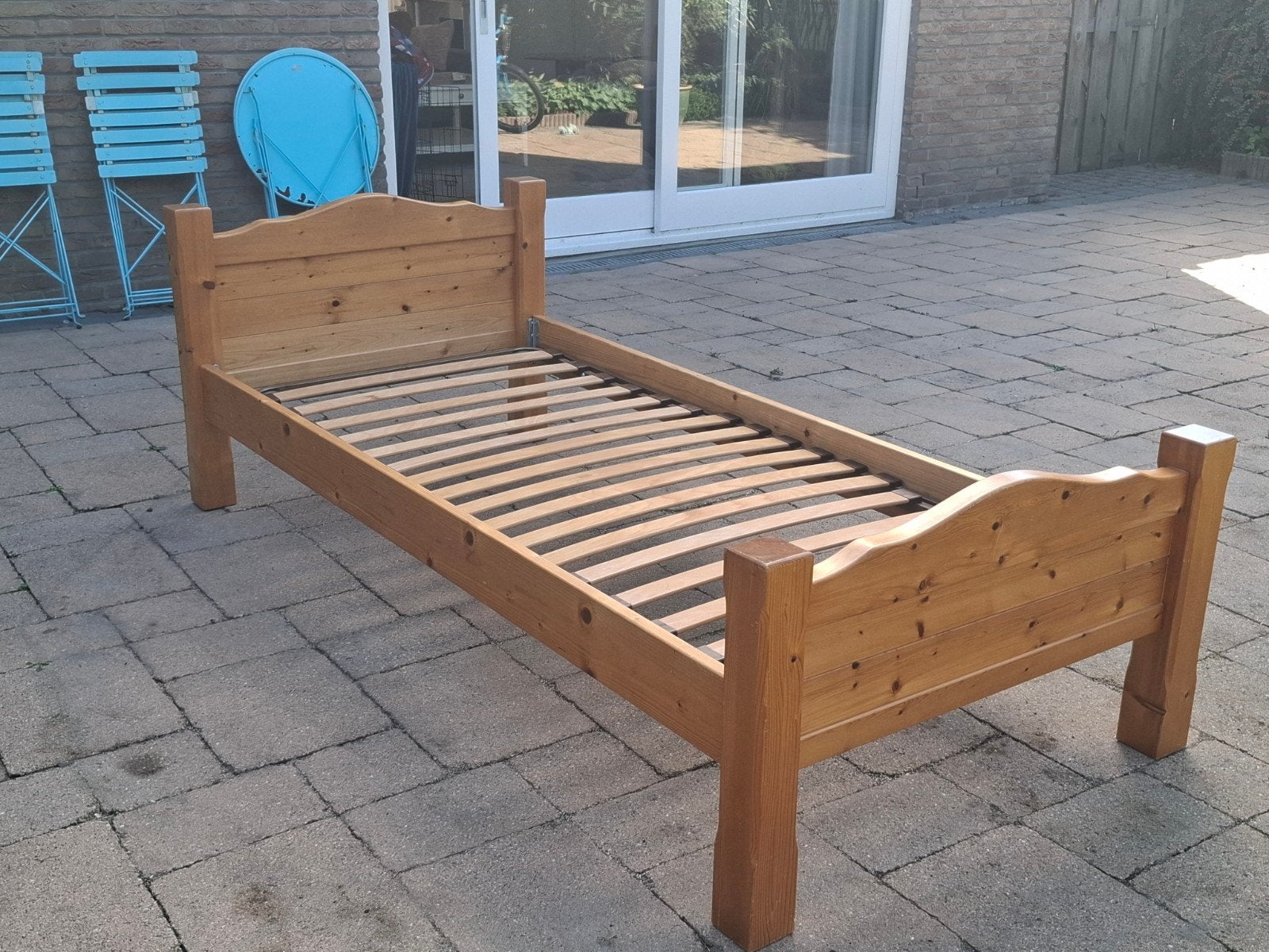 Massief grenen bed, Antiek en Kunst, Ophalen
