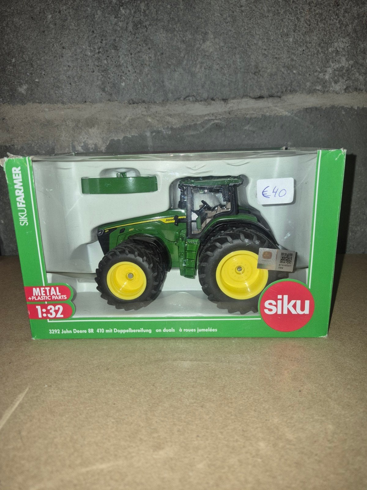 Siku Farmer John Deere 8R 410 Tractor 1:32 Nieuw in doos