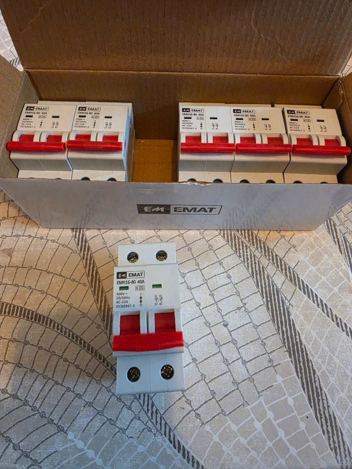 EMAT Hoofdschakelaar 1-fase 40A doos met 6 stuks, Ophalen of Verzenden, Nieuw, Emat, Overige typen