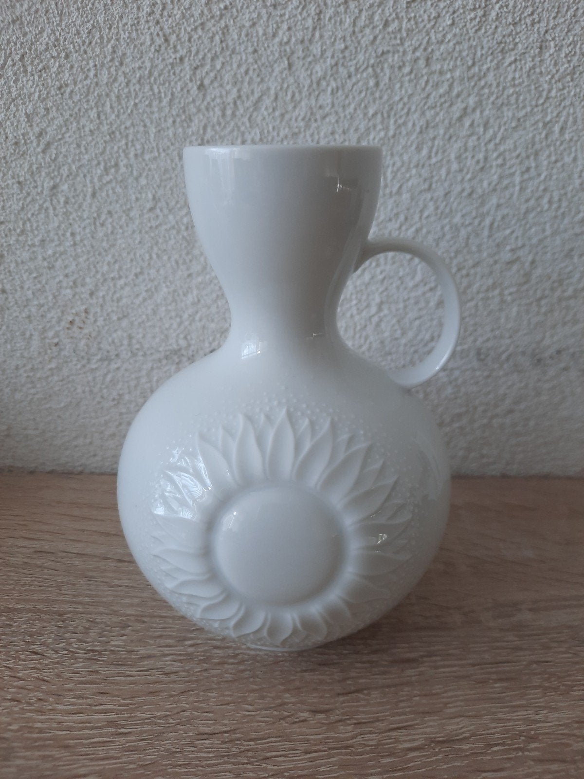 AK Kaiser vaas met zonnebloem reliëf, Ophalen of Verzenden
