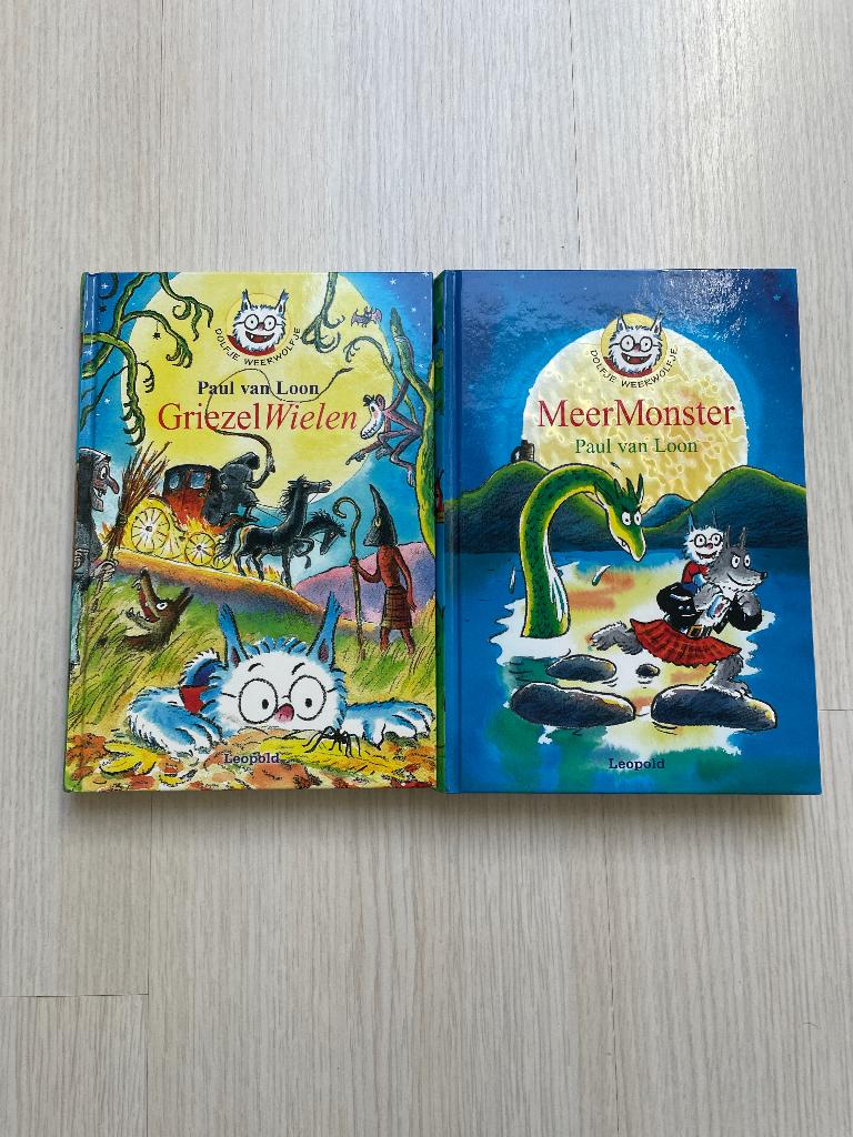 Dolfje Weerwolfje, 2 stuks 10,00, Boeken, Ophalen of Verzenden, Zo goed als nieuw, Paul van Loon, Fictie algemeen