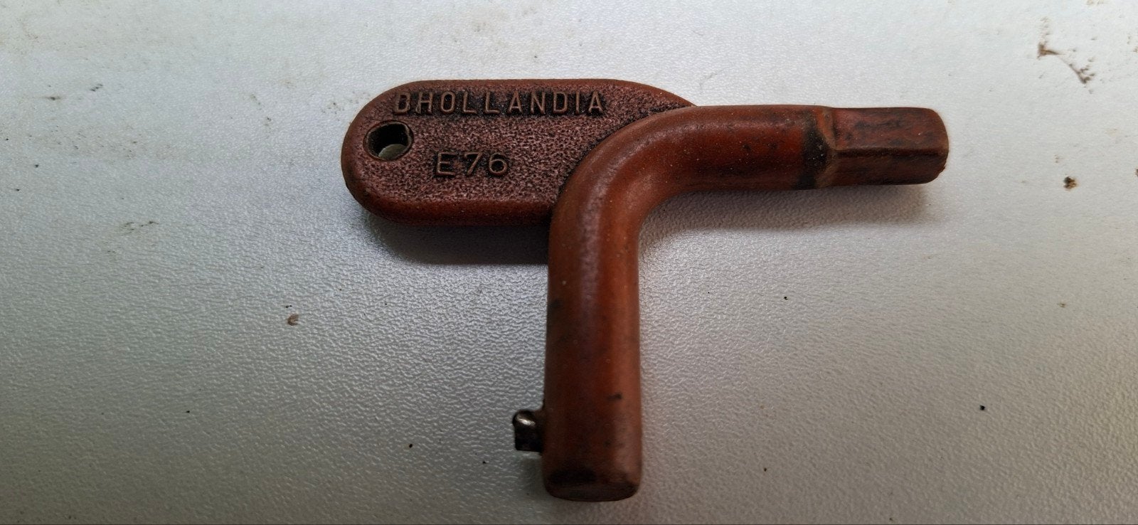 Hoofdsleutel stroomonderbreker, Ophalen
