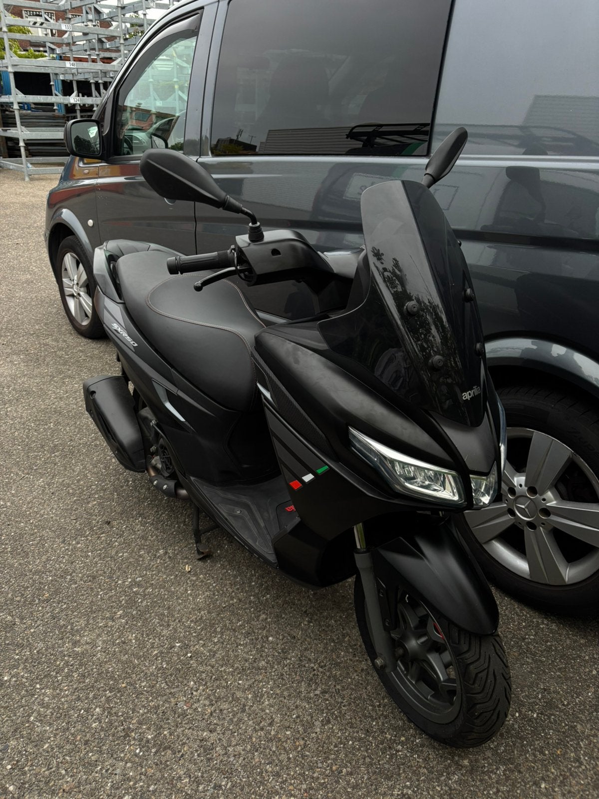 Scooter aprillia SXR 50 bieden, Ophalen of Verzenden, Zo goed als nieuw, Benzine