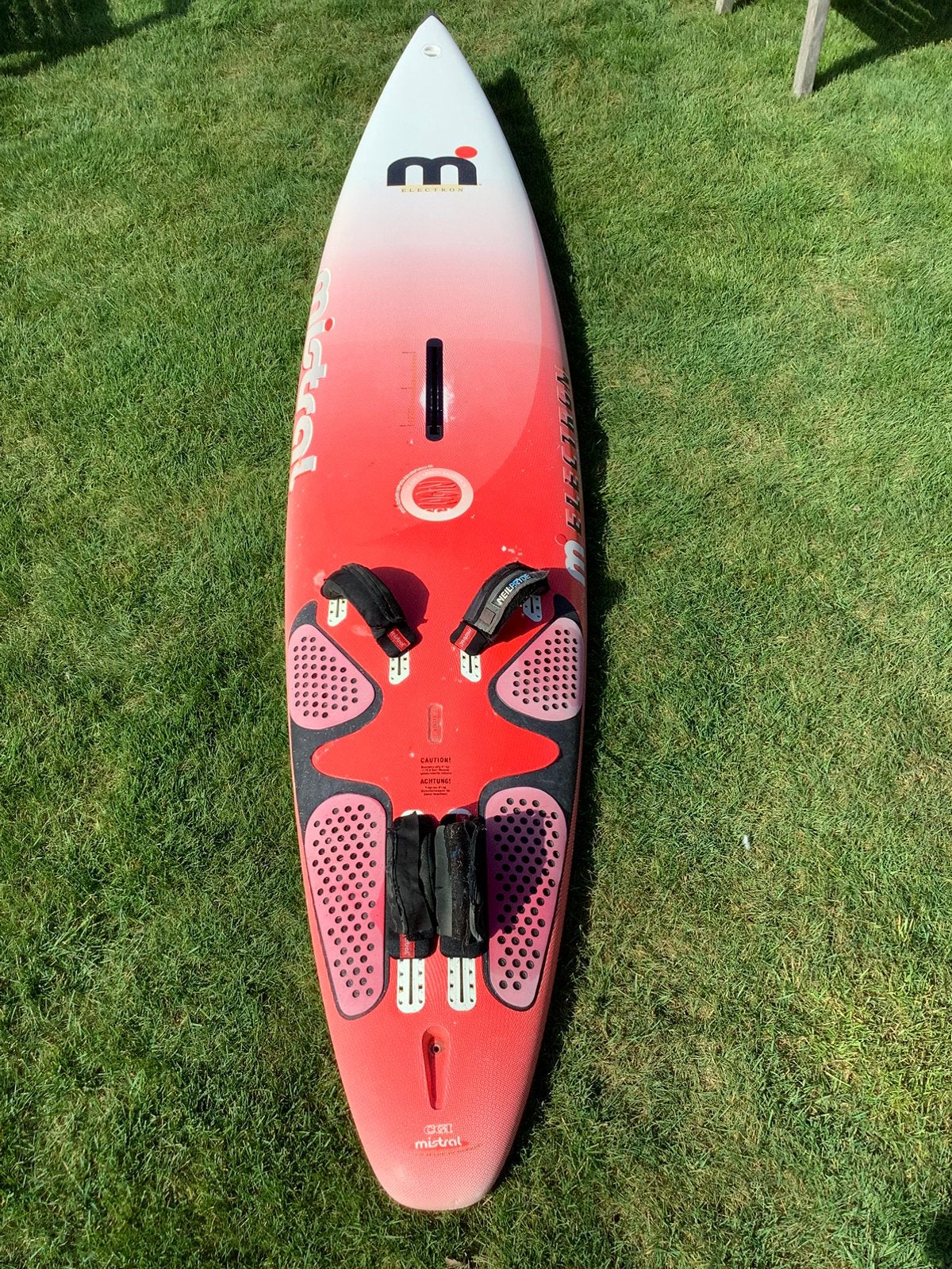 Surfplank Mistral electron2vinnen,mastvoet+mastvoetverlenger, Watersport en Boten, Ophalen, Gebruikt, Met vin(nen), Plank