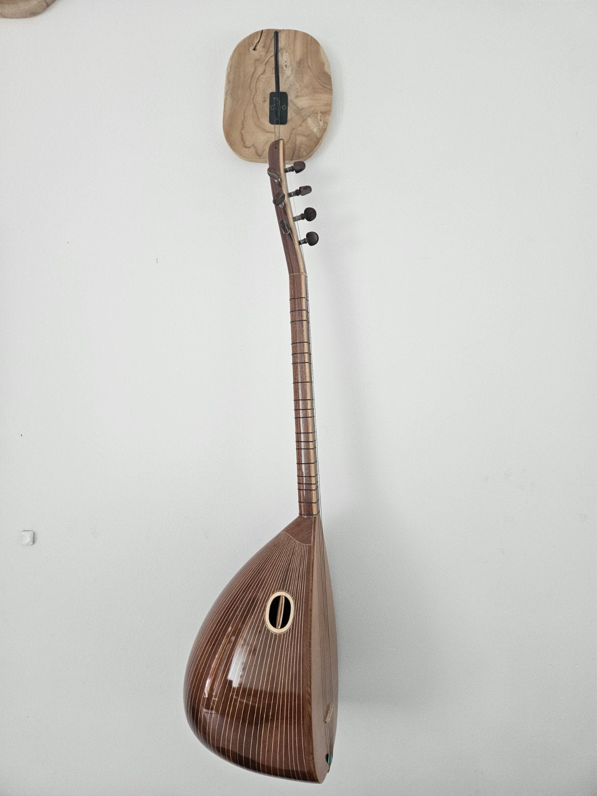 Baglama saz korthals kortnek ardıç agacı, Ophalen