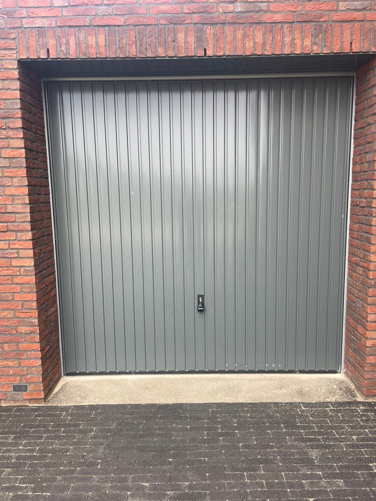 Garagedeur Hörmann, Doe-het-zelf en Verbouw, Deuren en Horren, Ophalen, Garagedeur, Zo goed als nieuw, Metaal