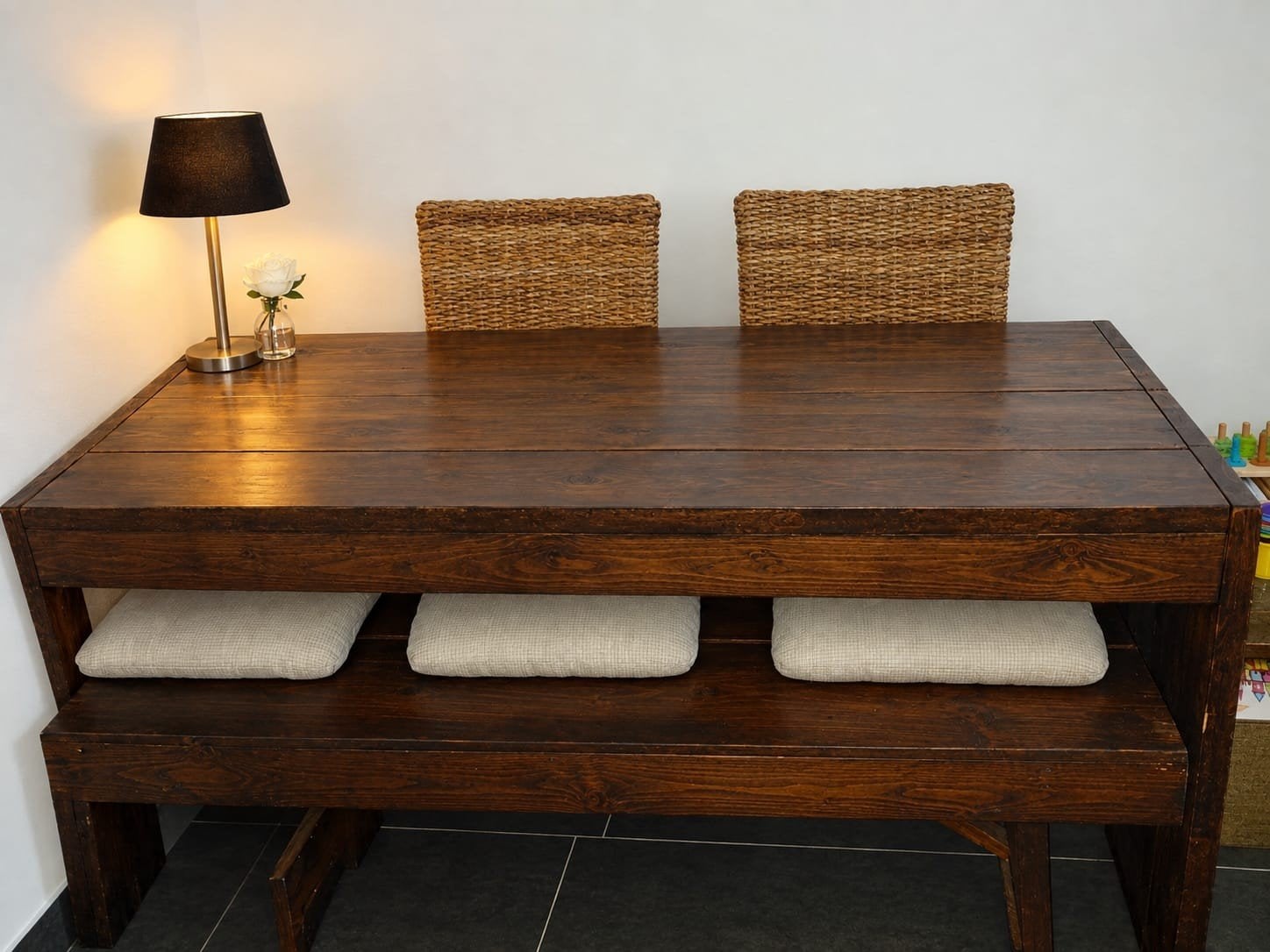 Eettafel met bank en 2 rieten stoelen, Huis en Inrichting, Ophalen, Gebruikt, 50 tot 100 cm, Overige houtsoorten