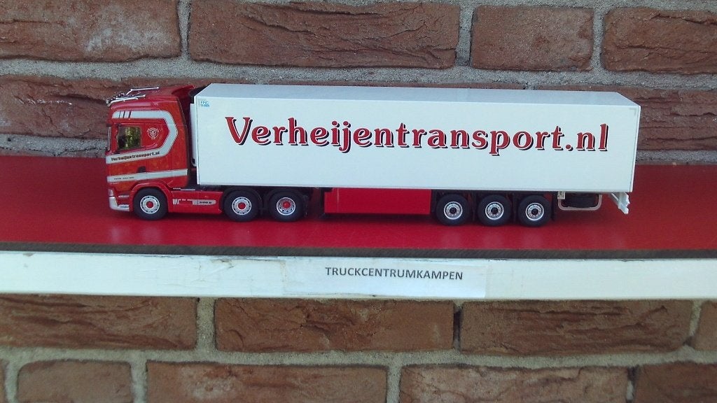 Cavallino  Scania  met  koeloplegger   van  Verheijen.