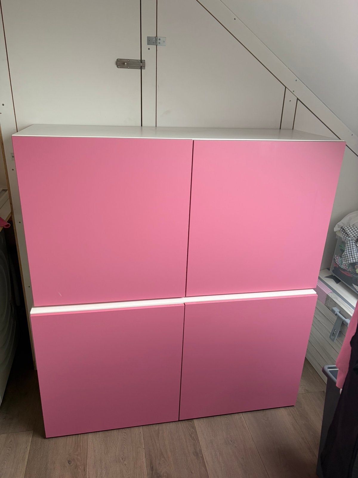 Besta Ikea kastjes met roze deuren, Huis en Inrichting, Ophalen, Minder dan 150 cm, Minder dan 100 cm, 25 tot 50 cm