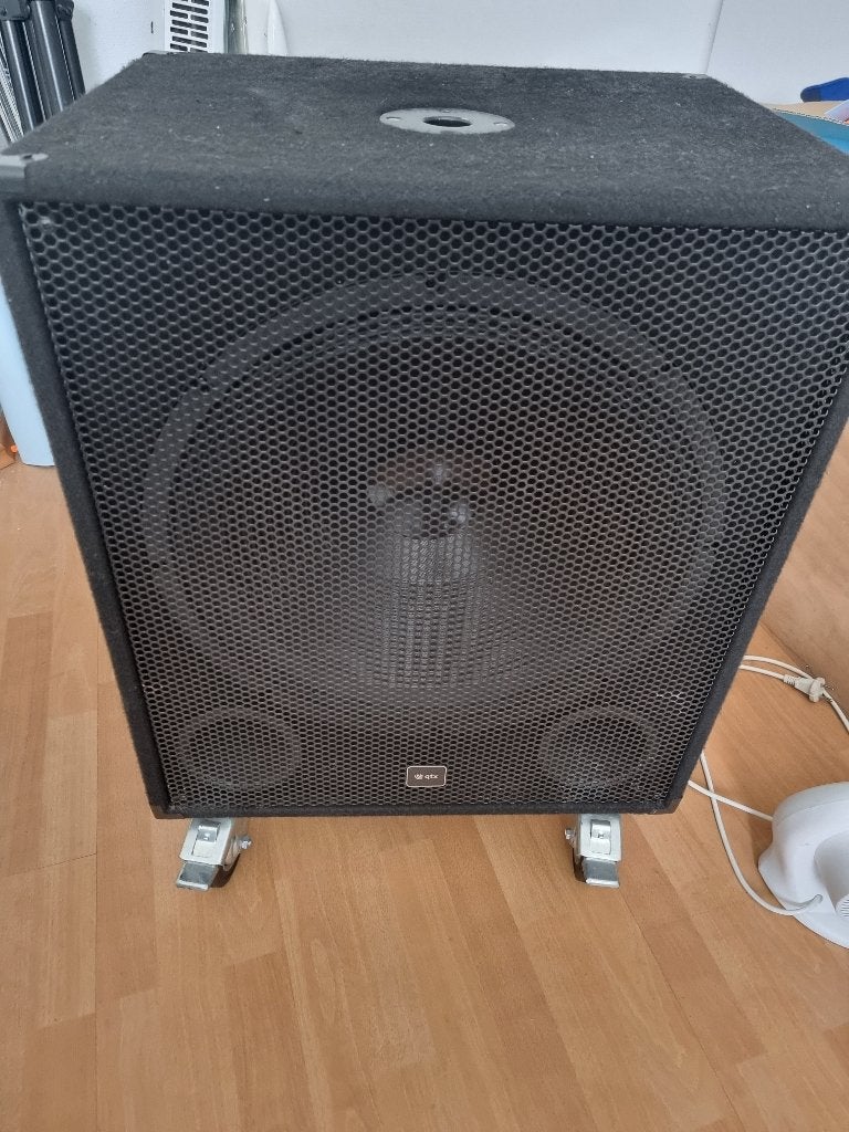Subwoofer  actief 250 watt, Audio, Tv en Foto, Luidsprekers, Overige merken, Gebruikt, Subwoofer, Ophalen of Verzenden