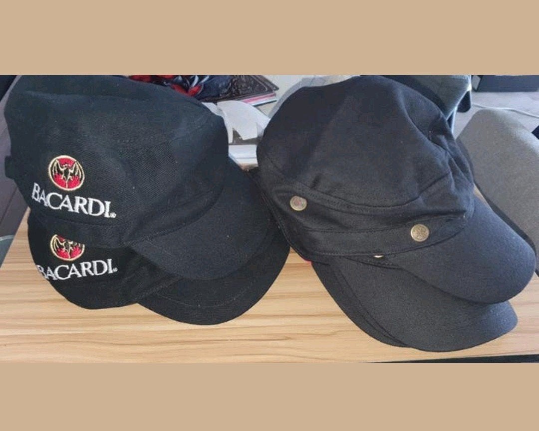 Bacardi Pet / Cap - Koopje!
Ben jij een fan van Bacardi, Verzamelen, Merken en Reclamevoorwerpen, Ophalen of Verzenden, Nieuw
