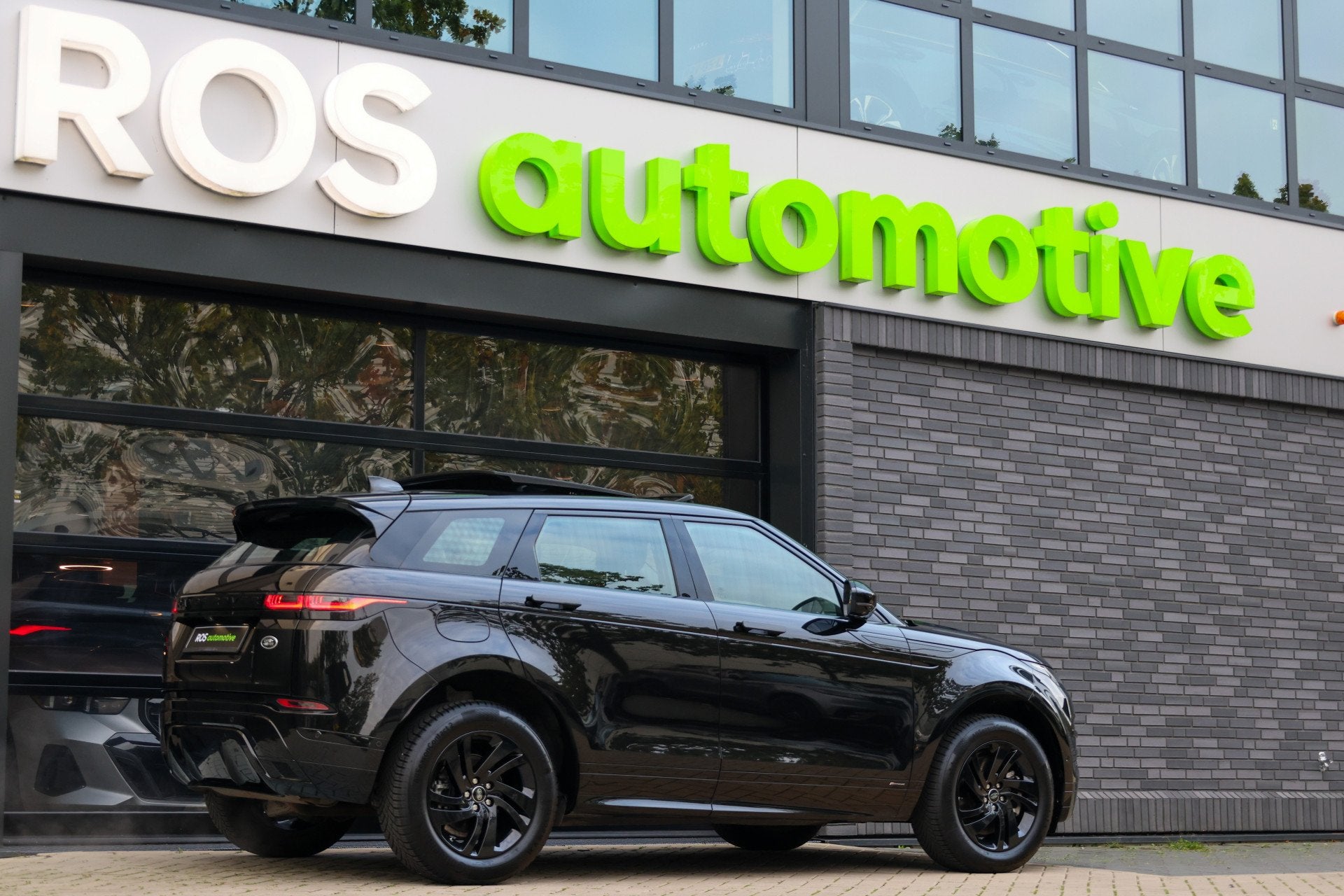Land Rover Range Rover Evoque 1.5 P160 R-Dynamic HSE | PANO, Auto's, Verwarmde buitenspiegels, Euro 6, 160 pk, Zwart