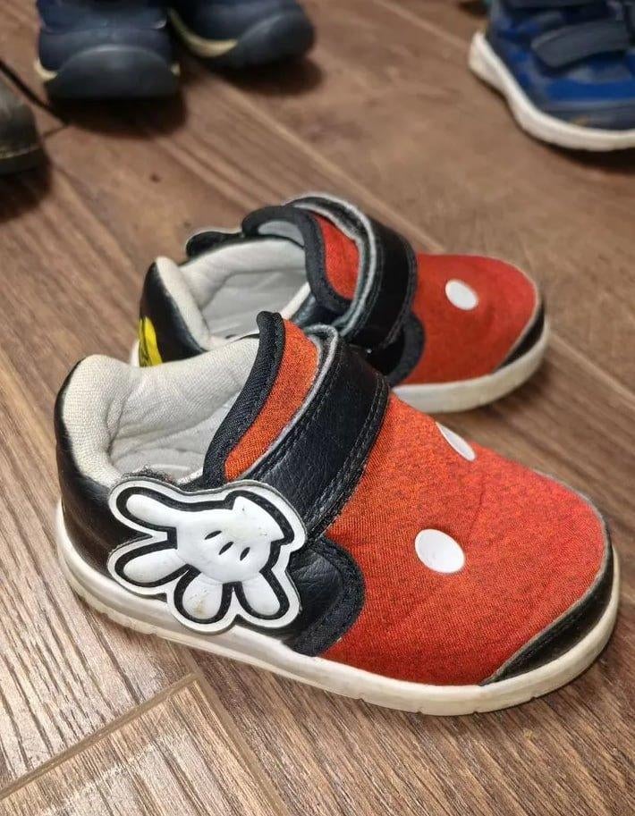Kinderschoenen maat 22, Kinderen en Baby's, Babykleding | Schoentjes en Sokjes, Adidas, Jongetje of Meisje, Ophalen of Verzenden