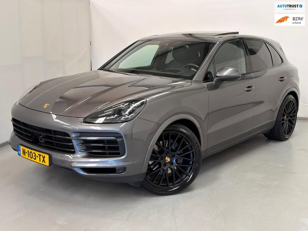 Porsche Cayenne 3.0 E-Hybrid / Pano / Sport Chrono / 22" Tur, Auto's, Porsche, Automaat, Cayenne, 2995 cc, Leder
