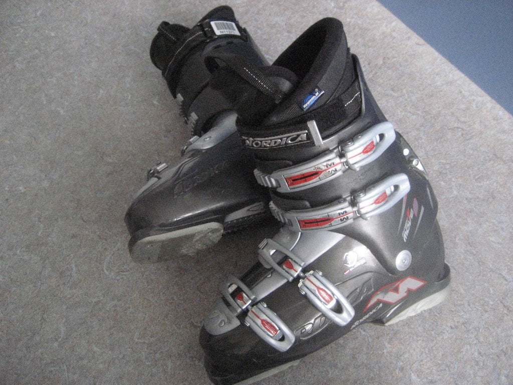 Nordica Easy Move skischoenen maat 43 ( 27.5 ) aanbieding !, Sport en Fitness, 160 tot 180 cm, Schoenen, Ophalen of Verzenden