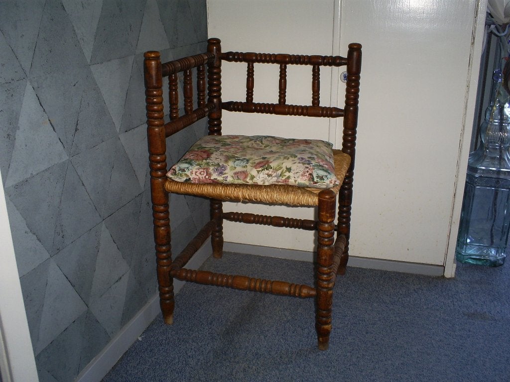 Antiek bobbin hoekstoeltje, Antiek en Kunst, Antiek | Meubels | Stoelen en Banken, Ophalen