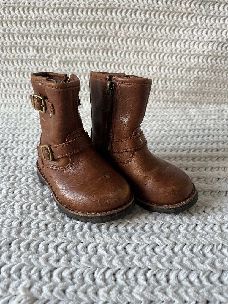 Babyschoenen meisjes maat 22,5 UGG, Gebruikt, UGG, Meisje, Laarsjes