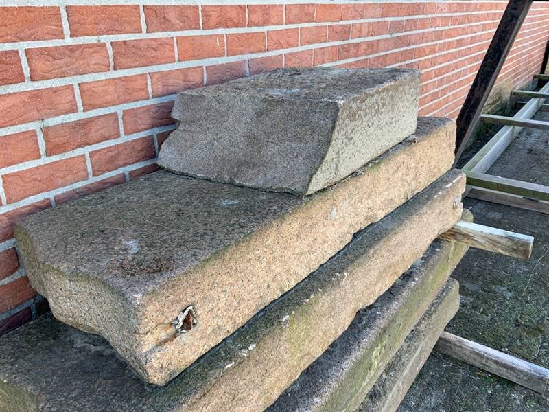 stenen  graniet ,oude opsluitband , bank,tafel,terras,tuin, Niet ingevuld, Gebruikt, Niet ingevuld, Ophalen of Verzenden