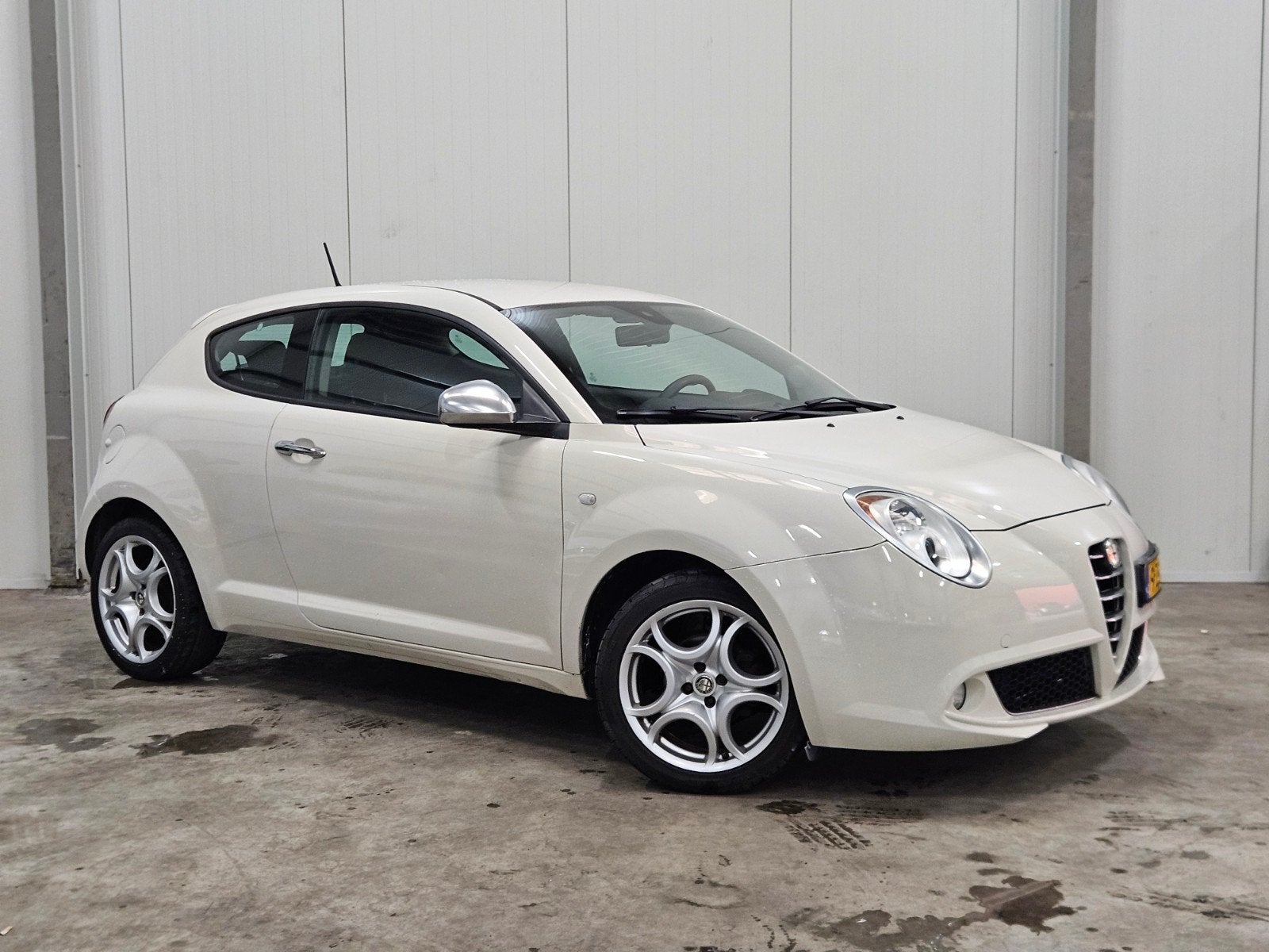Alfa Romeo MiTo 1.4 51KW 2012 Wit | NIEUW APK, Voorwielaandrijving, Stof, Zwart, 4 cilinders