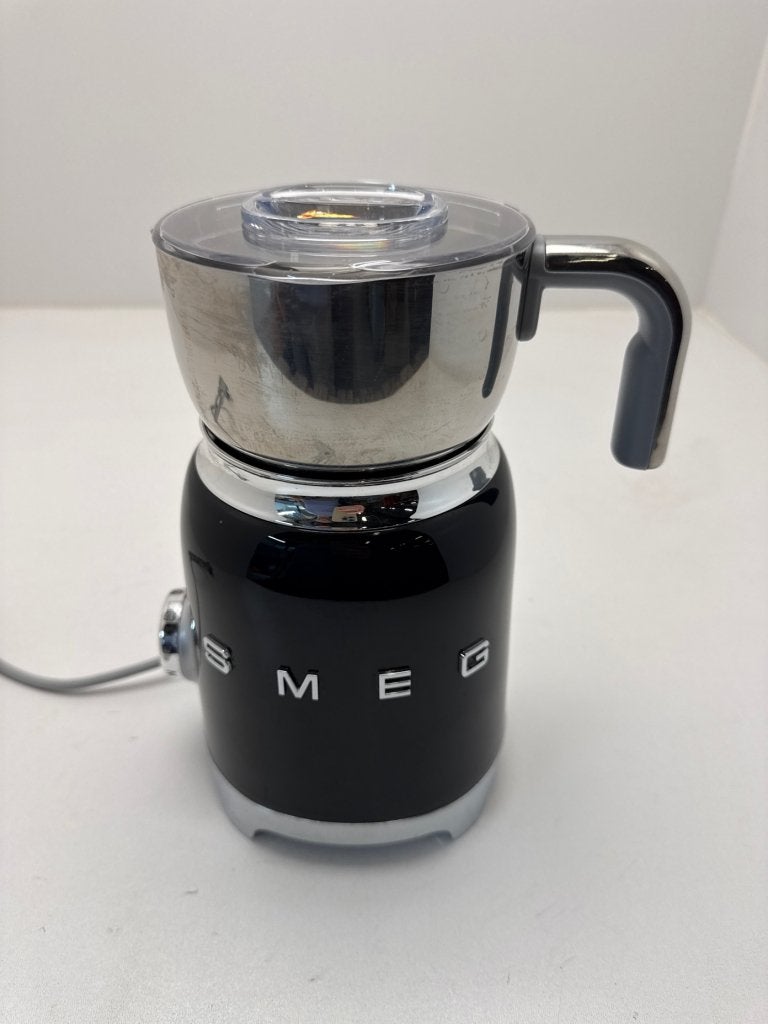 SMEG MFF11 melkopschuimer zwart – retourdeal, Info@mystore.nl, Elektrische melkopschuimer, Bruggestraat 18, Zo goed als nieuw